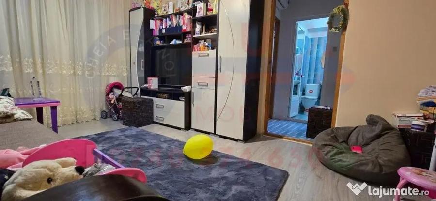 Apartament cu 2 camere semidecomandat în Spitalului