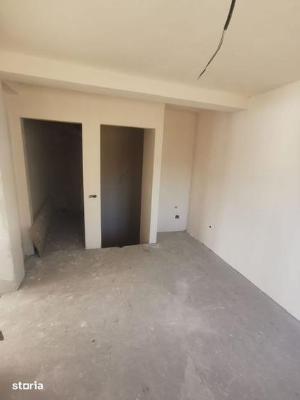 Casă cu 4 camere cu Teren 300 Mp în Chinteni