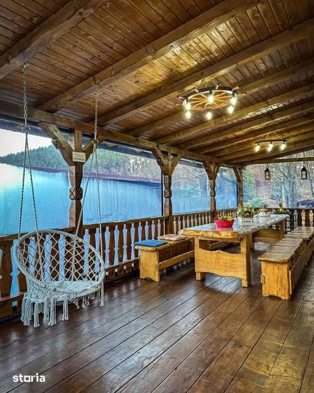 Casă cu 5 camere cu Teren 1000 Mp în Vale