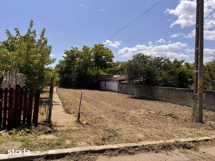 Teren de 386 mp, în Sud