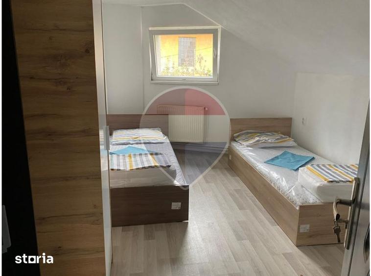 Casă cu 5 camere cu Teren 300 Mp în Central