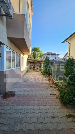 Apartament cu 4 camere decomandat, mobilat în Central