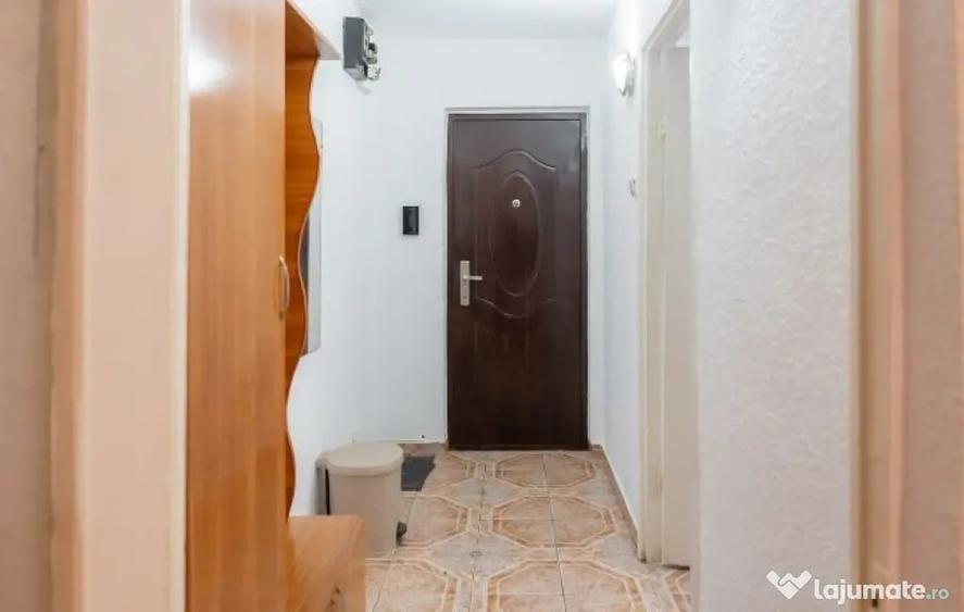 Apartament cu 2 camere semidecomandat în Central