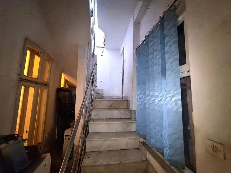 Casă cu Teren 50 Mp în Central