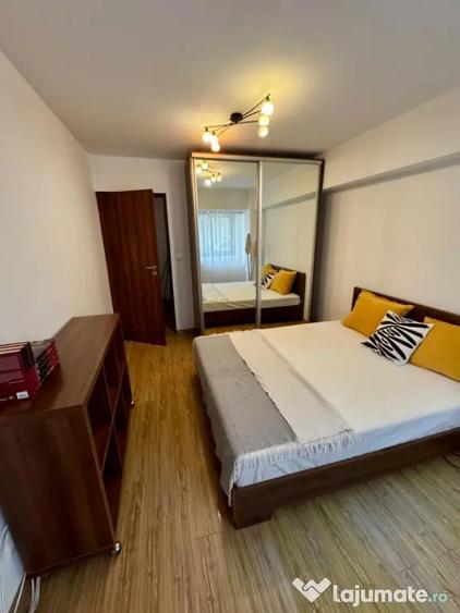 Apartament cu 3 camere decomandat în Alexandru Obregia