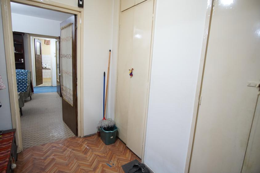 Apartament cu 2 camere semidecomandat în Basarabia