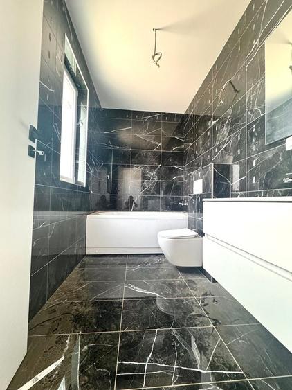 Duplex cu 4 camere cu Canalizare în Chișoda