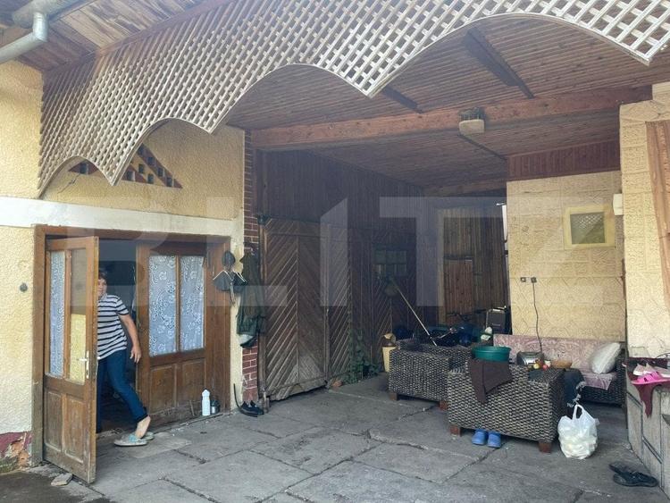 Casă individuală cu 6 camere cu Canalizare în Exterior Est