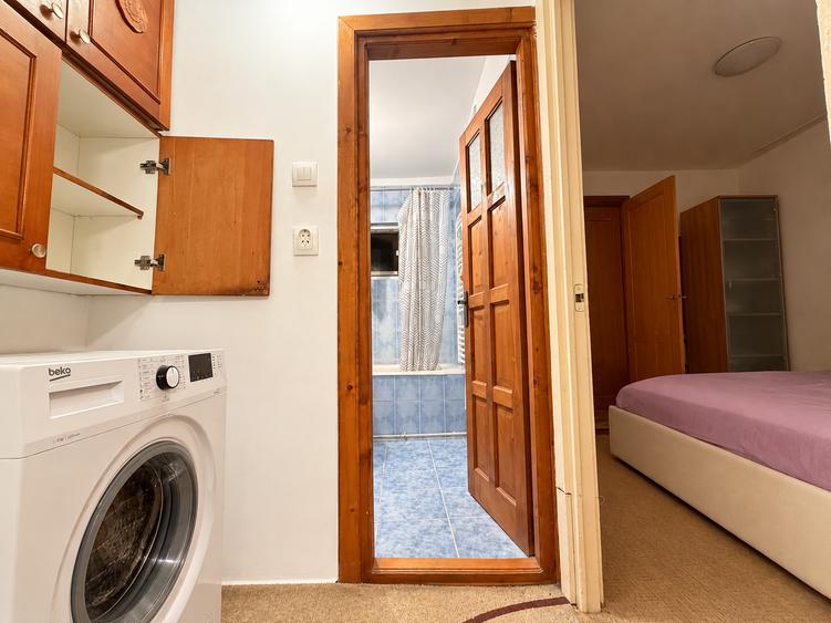 Apartament cu 2 camere semidecomandat în Soarelui