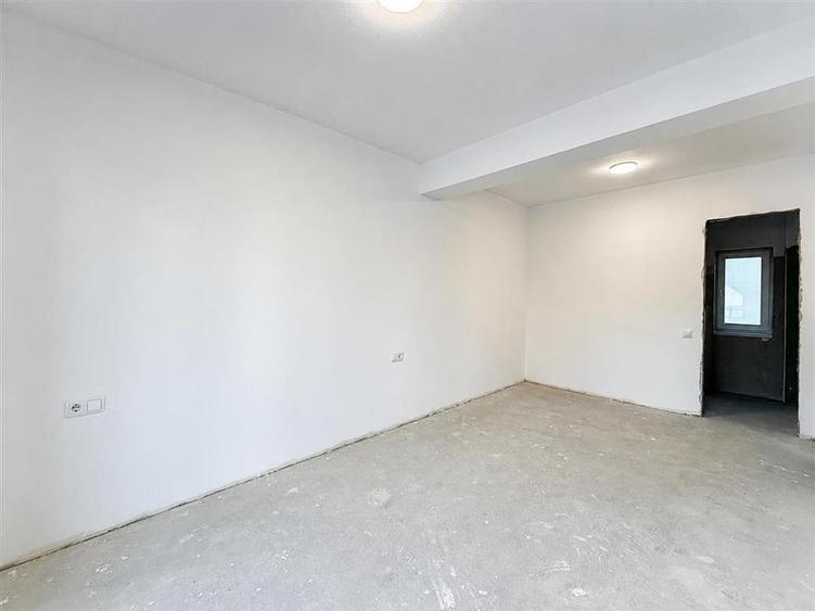 Casă individuală cu 4 camere cu Teren 300 Mp în Turnișor