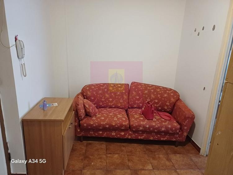 Apartament cu 2 camere semidecomandat în Uverturii