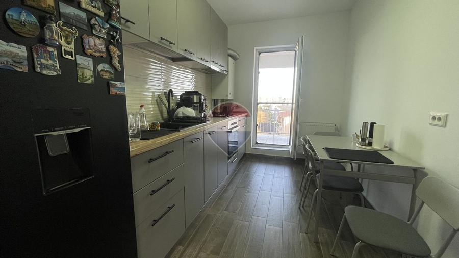 Apartament cu 2 camere decomandat, mobilat în Titan
