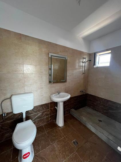Casă cu 4 camere cu Teren 433 Mp în Bâcu