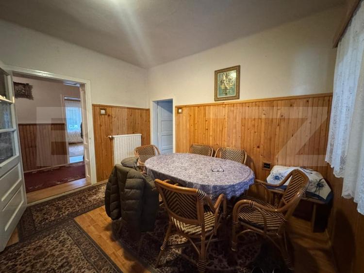 Casă individuală cu 6 camere cu Garaj în Hunedoara