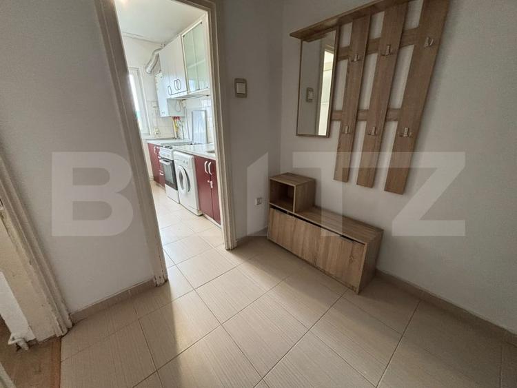 Apartament cu 3 camere decomandat, mobilat în Central