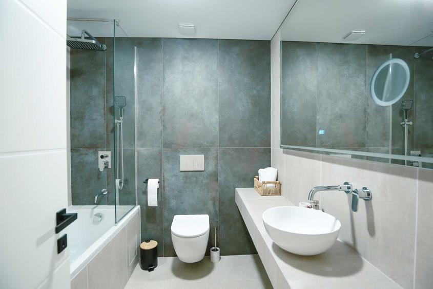 Apartament cu 2 camere decomandat în Tunari