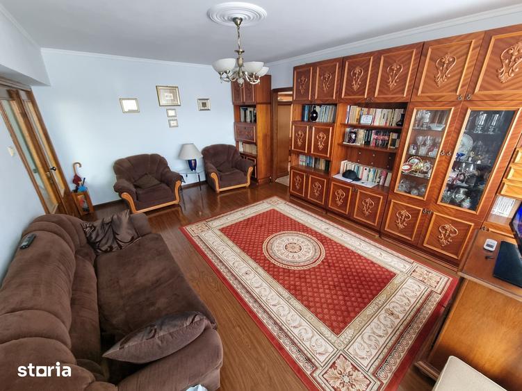 Apartament cu 3 camere în Capitol