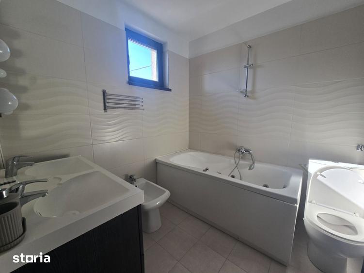 Casă cu 4 camere cu Canalizare în Chiajna