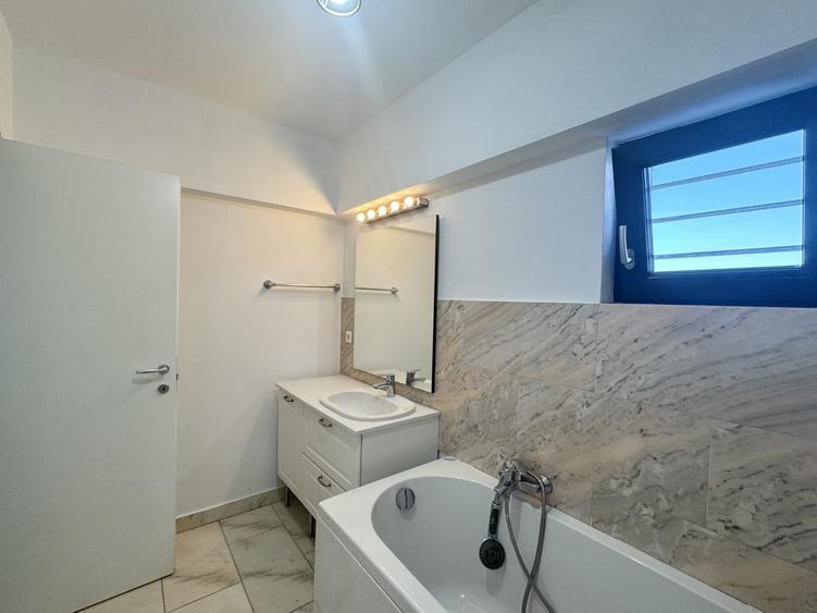 Apartament cu 4 camere decomandat, mobilat în Unirii