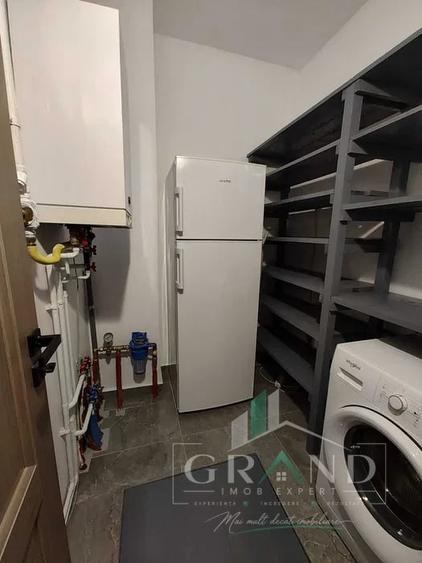 Casă individuală cu 5 camere cu Canalizare în Iris