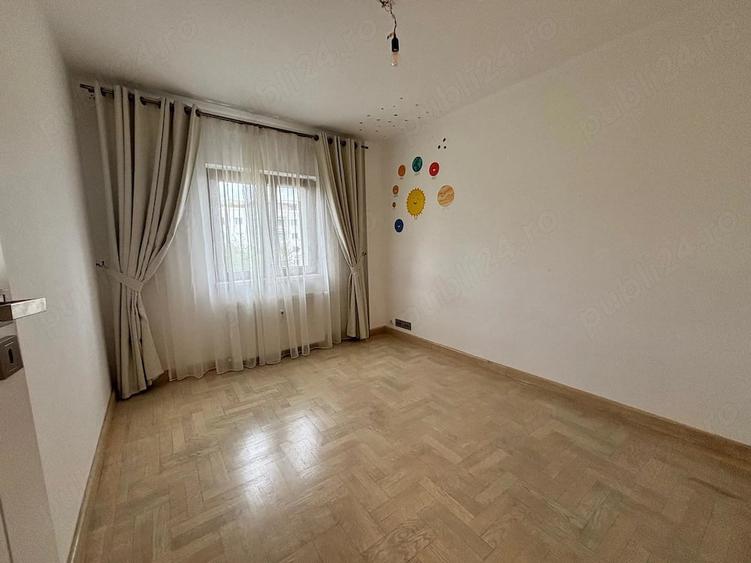 Apartament cu 4 camere decomandat în Aviației