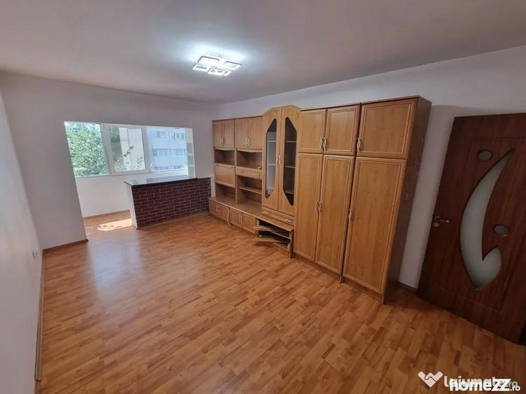 Apartament cu 2 camere decomandat în Abator