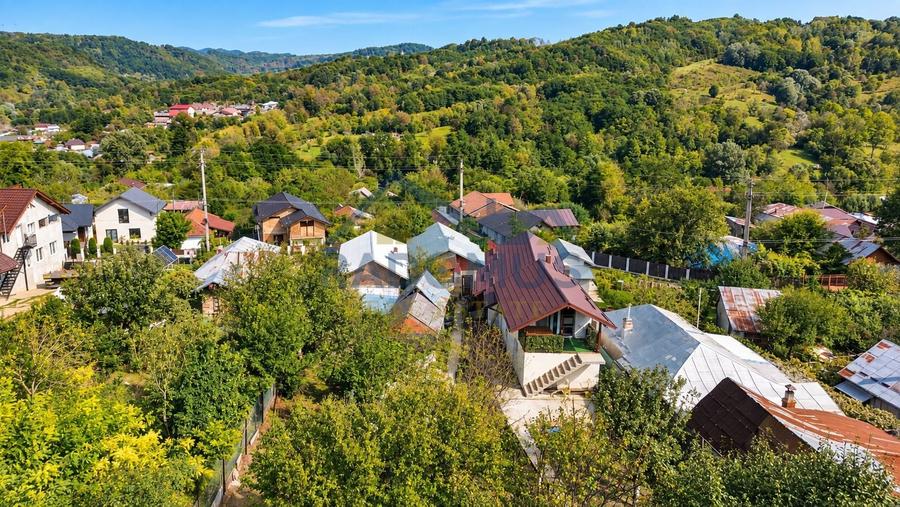 Casă individuală cu 3 camere cu Canalizare în Lopatnița