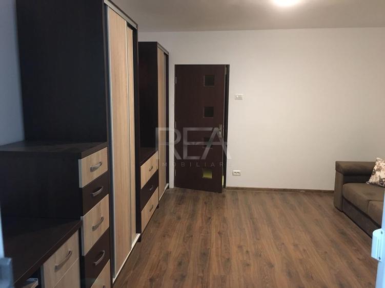 Garsonieră decomandată, mobilată în Dristor