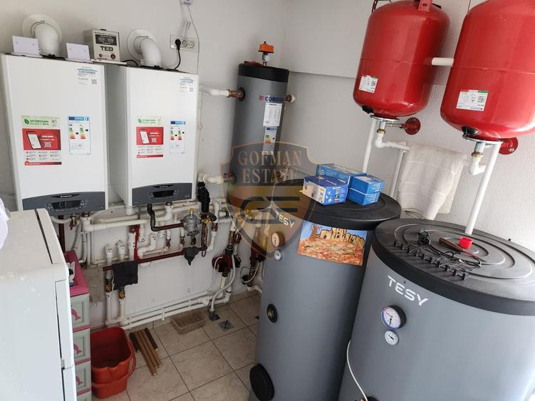 Casă individuală cu 15 camere cu Canalizare în Lumina