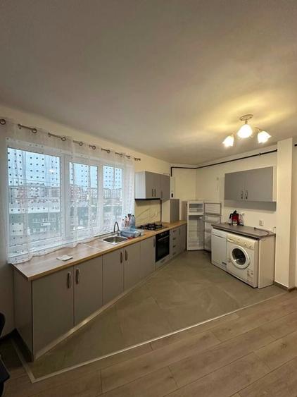Apartament cu 3 camere decomandat în Florești