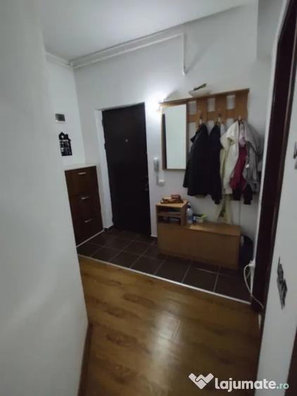 Ap 2 cam complet mobilat ?i utilat, m. Dimitrie L., parcare. - 6