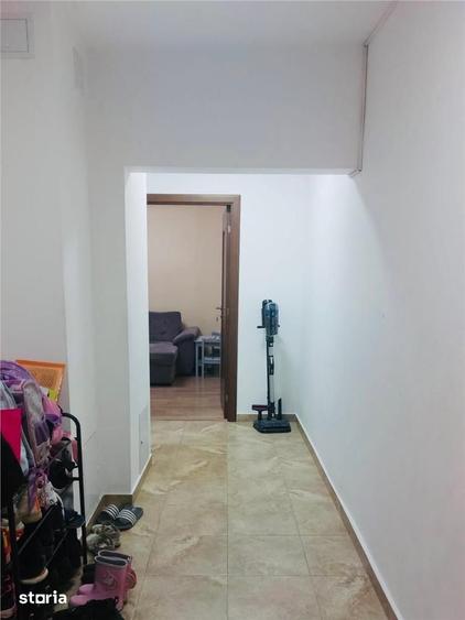 Apartament cu 2 camere decomandat, mobilat în Tei