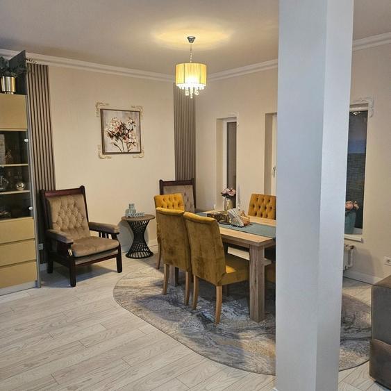 Casă cu 4 camere în Vladimirescu