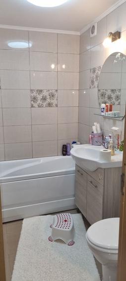 Apartament cu 2 camere decomandat în Micro 5