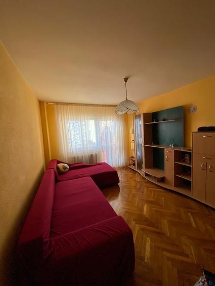 Apartament cu 3 camere decomandat în Vasile Aaron