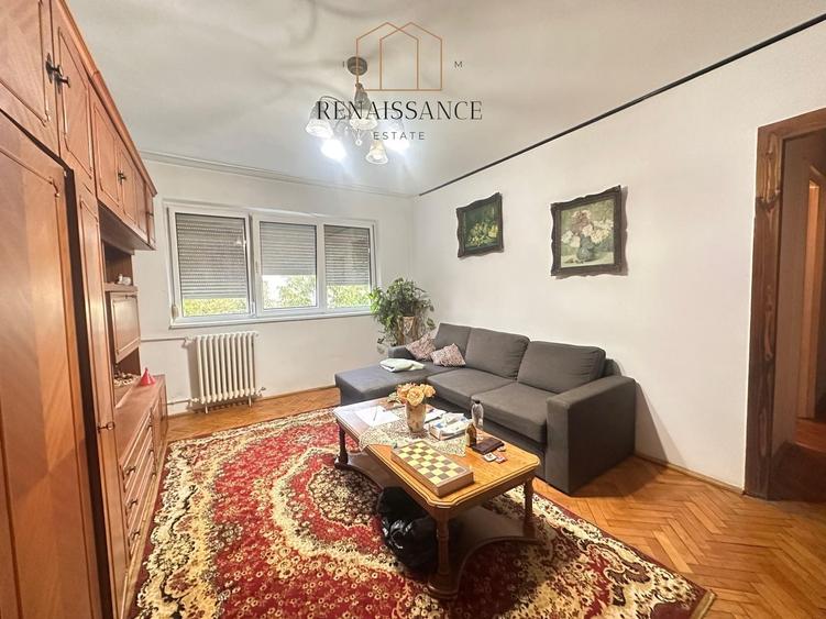 Apartament cu 3 camere semidecomandat, mobilat în Dacia