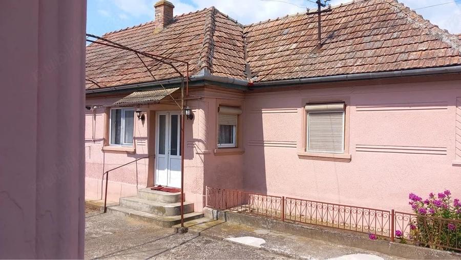 Casă cu 4 camere cu Teren 1452 Mp în Bucerdea Grânoasă