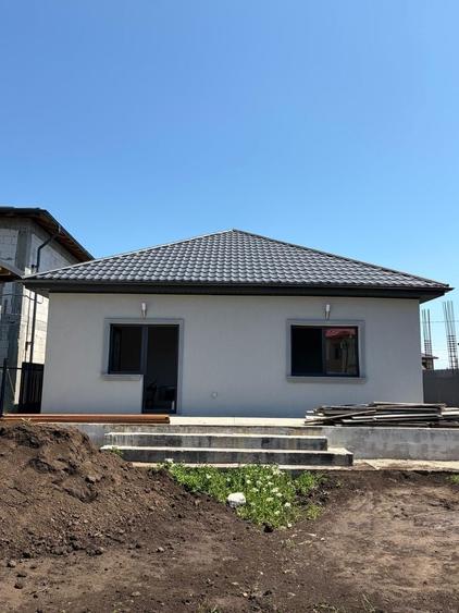 Casă cu 4 camere cu Teren 450 Mp în Cumpăna