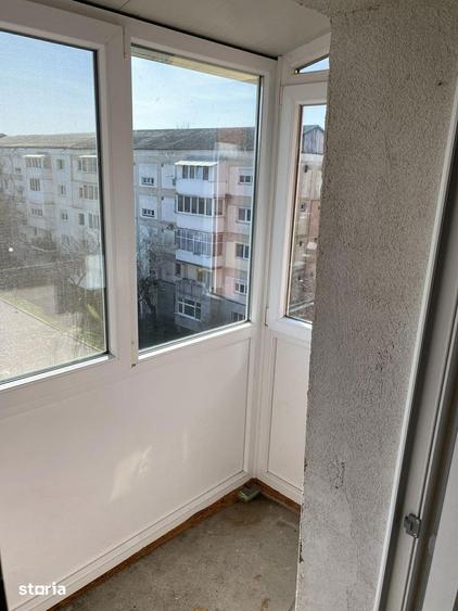 Apartament cu 3 camere decomandat în Micro 16
