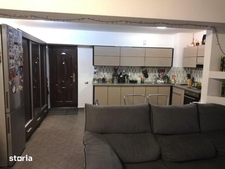 Proprietar inchiriez apartament 4 camere decomandat - 2