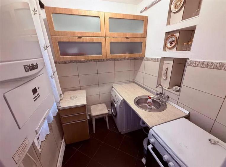 Apartament cu 2 camere nedecomandat în Podu Roș