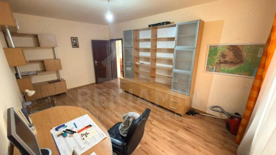 Casă cu Teren 464 Mp în Cârcea