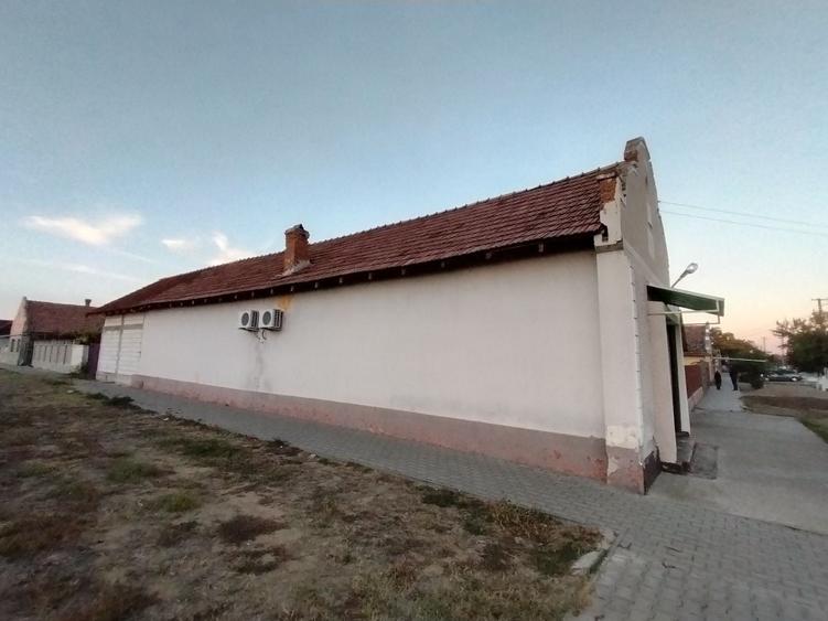 Casă cu 4 camere în Felnac