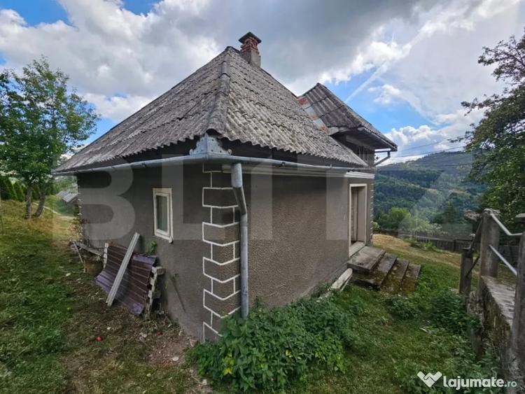 Casă cu 7 camere cu Teren 1855 Mp în Tomuțești