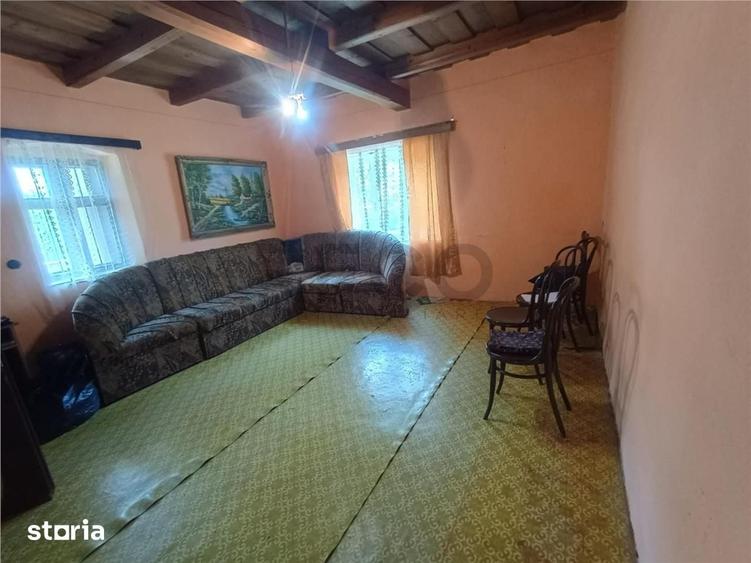 Casă cu 2 camere cu Teren 4960 Mp în Abram