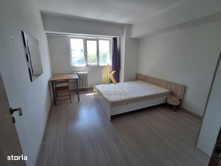 Apartament cu 3 camere semidecomandat în Ciupercenii Noi