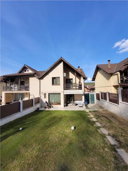 Duplex cu 5 camere cu Canalizare în Corunca
