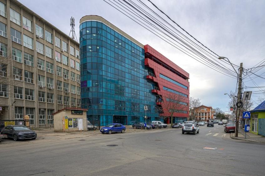 Spațiu comercial, de 305 mp, în Baicului