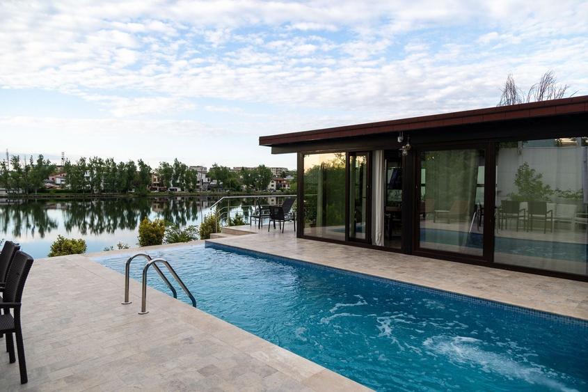 Casă cu 5 camere cu Piscina în Dămăroaia