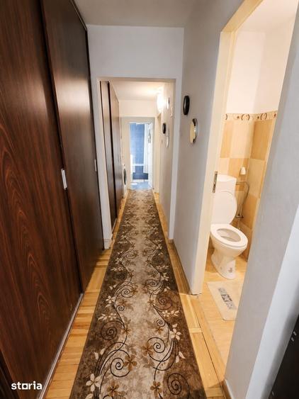 Apartament cu 3 camere decomandat în Lipovei